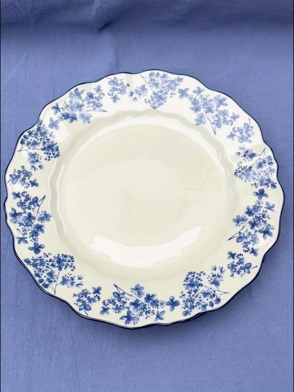 2pcs Blue And White Ceramic Pasta Plate Set - 10.6-Inch Steak Plate, Suitable for Pasta, Desserts, Main Courses, Steak, And Fruits - Perfect for Christmas And Halloween Festive Dining, Ideal for Both Western And Chinese Restaurants, Home Kitchens