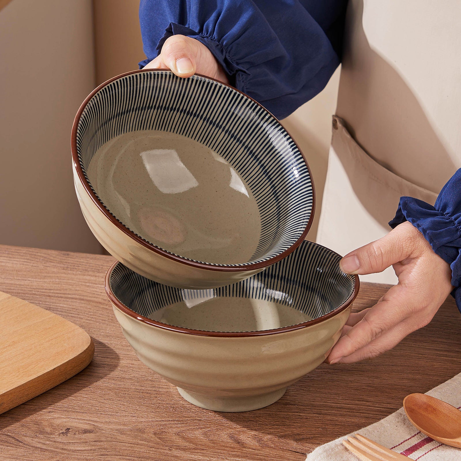 2\u002F4pcs 7-Inch Striped Ceramic Pasta Bowl | Underglaze Color Design, Durable and Easy to Clean, Ideal for Soup, Ramen, Pasta, and Salad, Microwave Safe, Suitable for Home, Kitchen, Restaurants, Parties, and Festive Events - YOLIFE